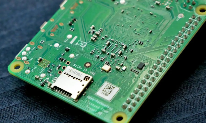 The Optimal Six-Layer PCB Stackup for Noise Reduction and Shielding: Principles and Analysis
