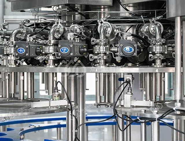 Automatic Rotary Type Plastic Barrel Washing Filling Capping Machine For 5 To 20 L-3