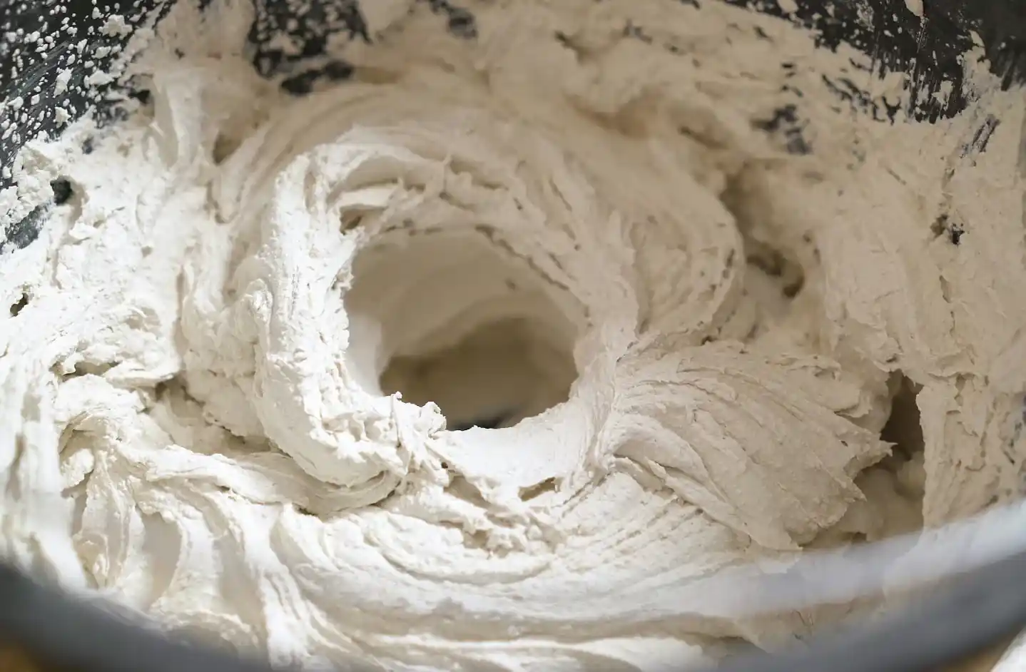 gypsum-powder-in-container