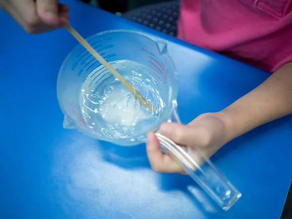 MHEC powders are highly water soluble